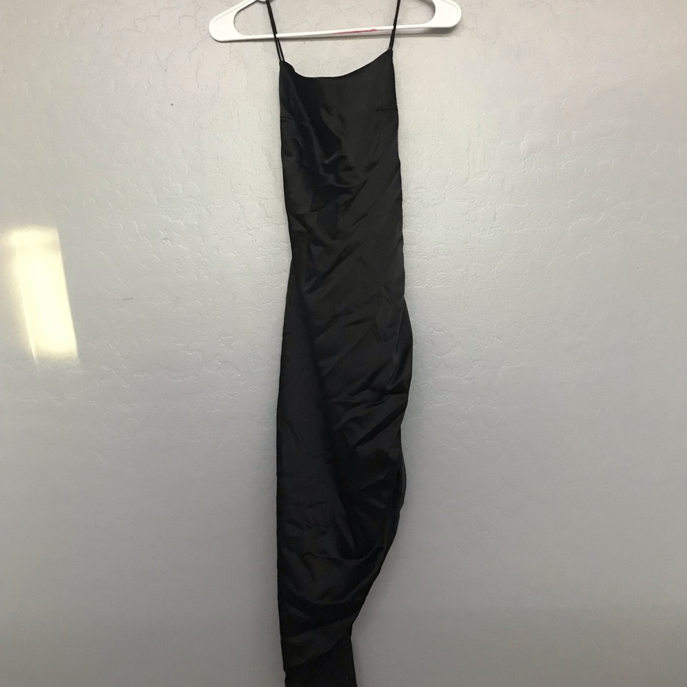 Fiestar scoop neck midi dress with thigh slit, size is medium, in black